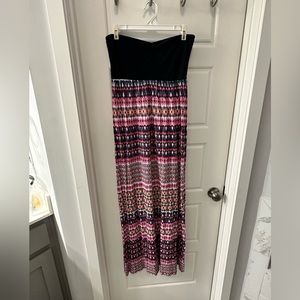 Strapless Roxy dress size L .Bright tribal print, sweetheart neckline